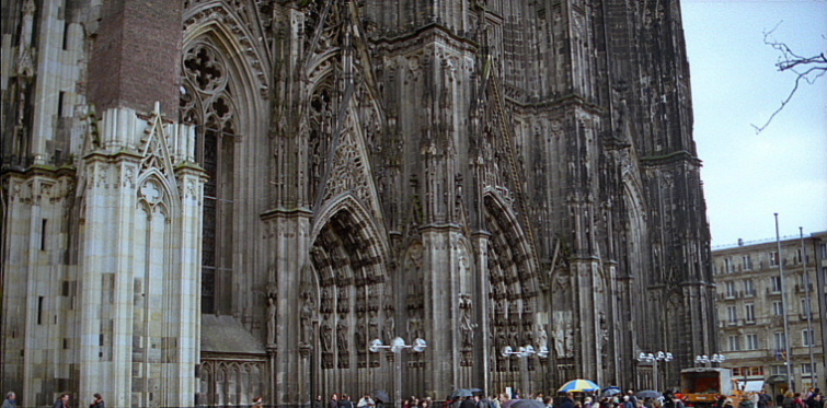 Cologne Dom, Germany, beggars' paradise