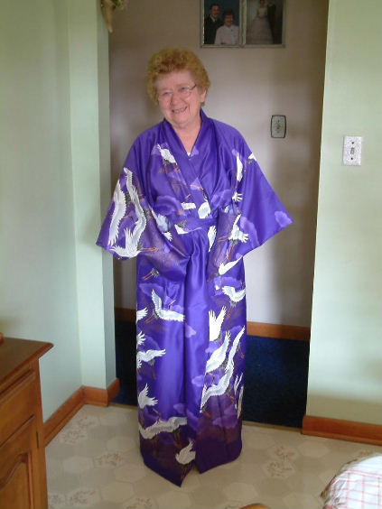 The Menacing Ruler of the Violet Underground, Mommy, master of shadows>>>
