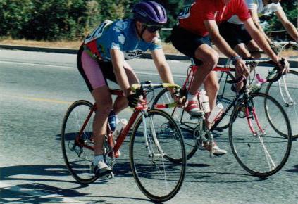 Click on me to see another embarrassing scene from 1993>>>