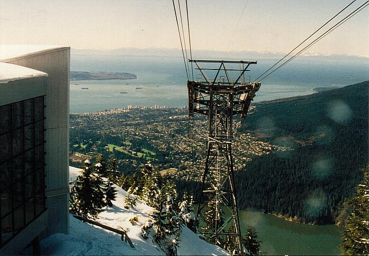 The world's largest clothes line>>>