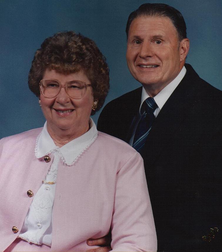 Once every 33 years Richard promised to take a professional photo with Mom>>>